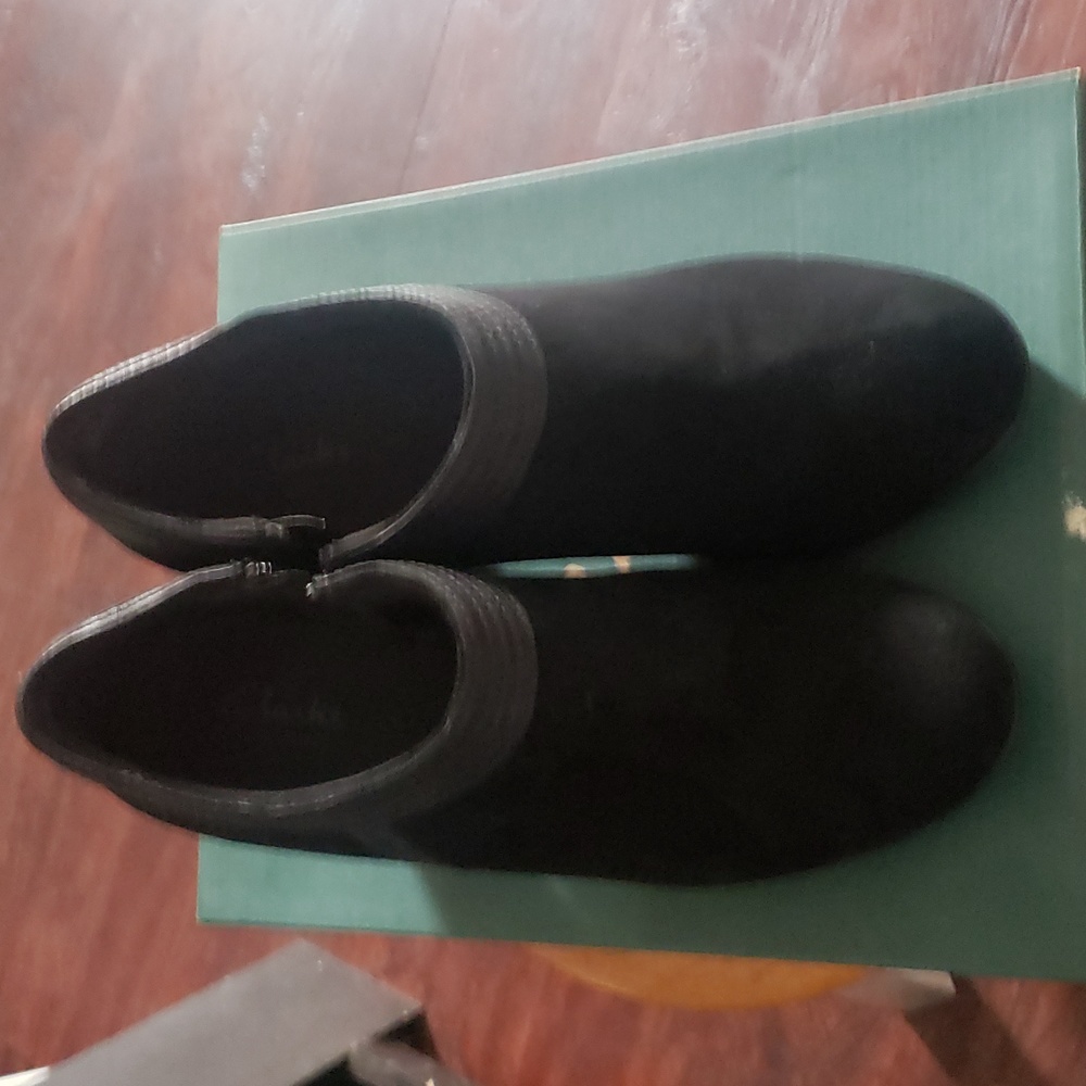 Clarks  shoes